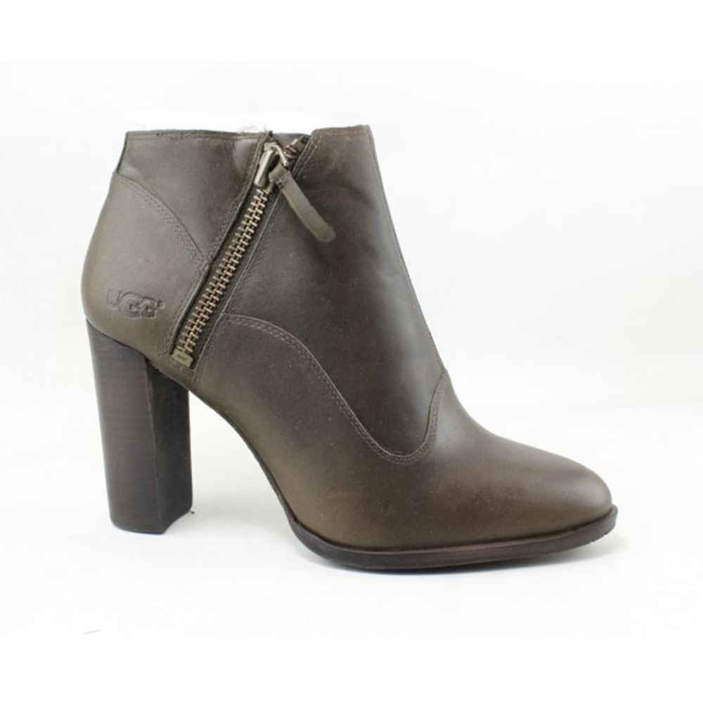 UGG Dolores Boots - Picture 2 of 14